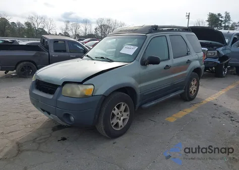 2005 Ford Escape Xlt z USA, uszkodzony, nr VIN 1FMYU03105KB02725